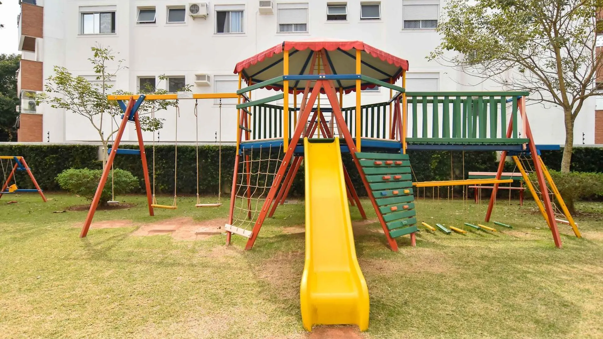 Sete Mares: Otima Estrutura Ao Lado Da Praia P990 Florianópolis