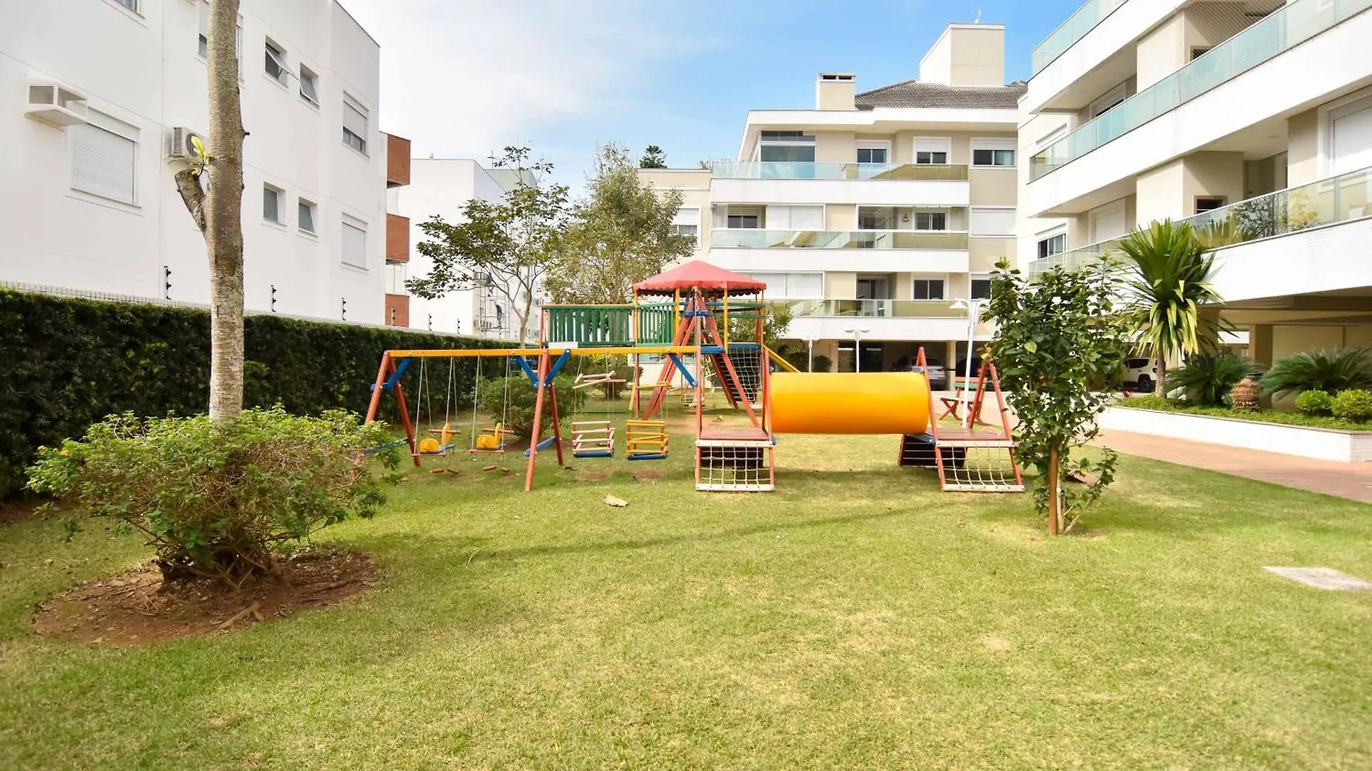 Sete Mares: Otima Estrutura Ao Lado Da Praia P990 Florianopolis Apartment