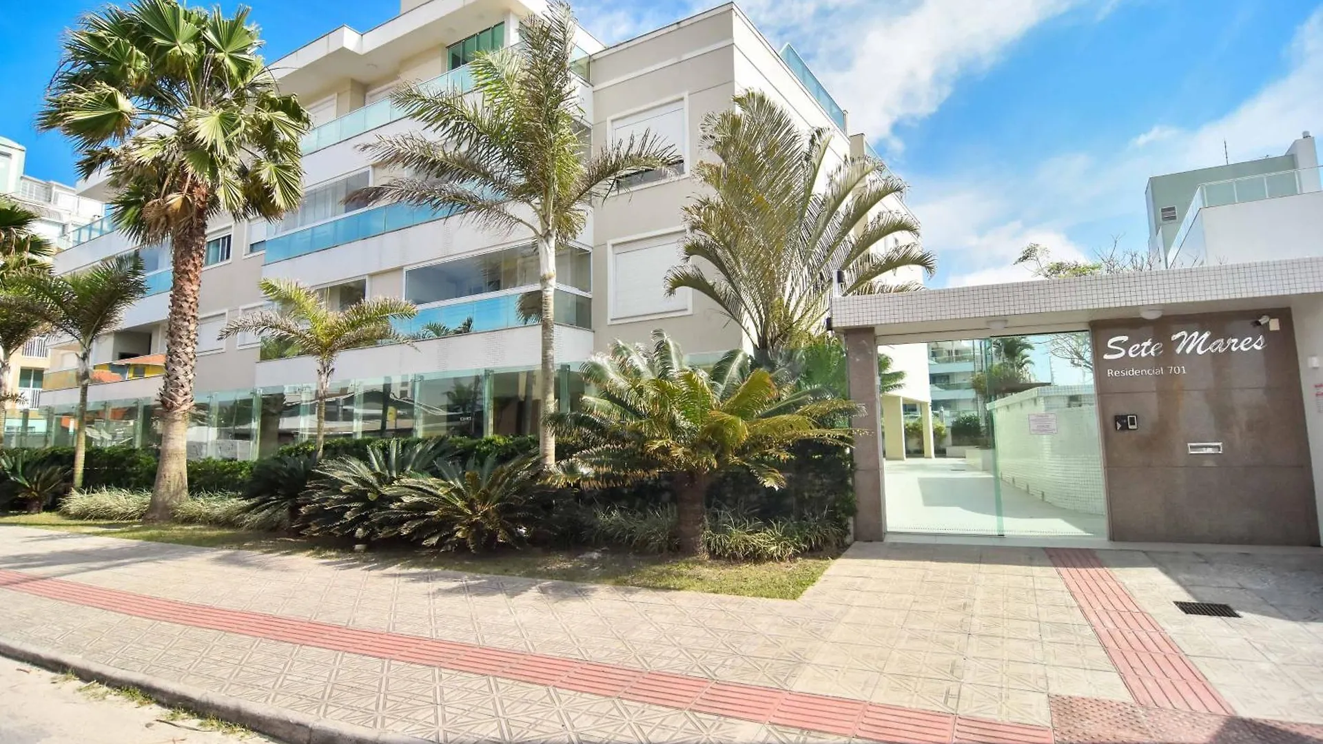 Sete Mares: Otima Estrutura Ao Lado Da Praia P990 Florianopolis 0*,  Brazil